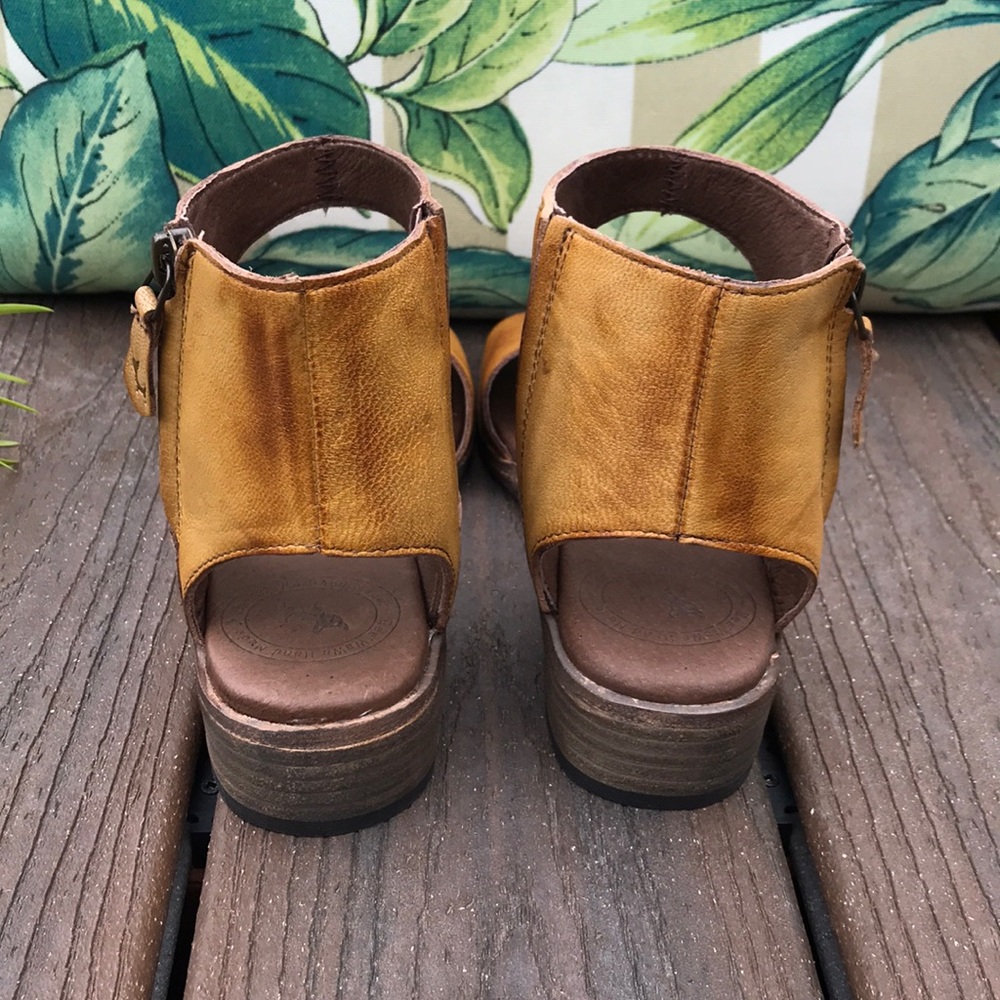 Anthropologie Gee Wawa Leather Gladiator Sandal - Picture 4 of 8